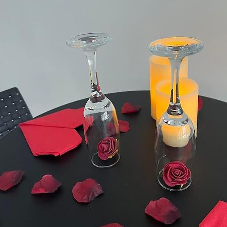 Suite « Body Love » - Jacuzzi Privatif Creteil Exterior photo